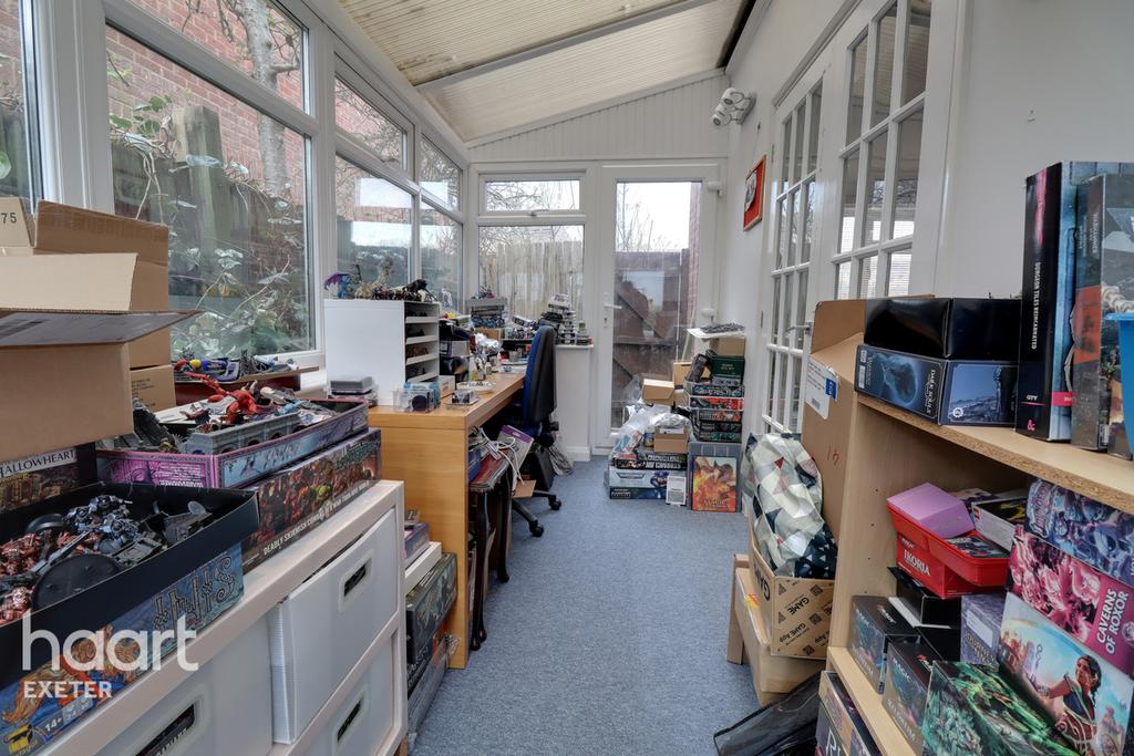 King Arthurs Road, Exeter 2 bed end of terrace house £200,000