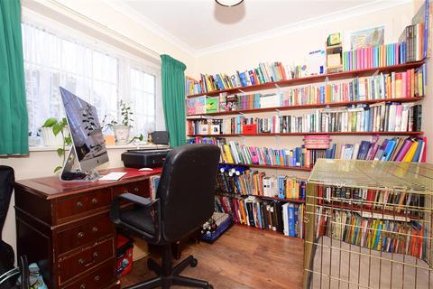3 Amherst Close, Margate, CT9 3QZ