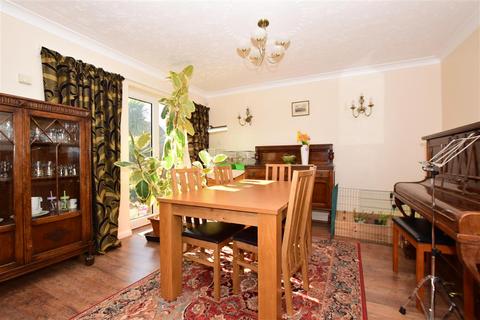 3 Amherst Close, Margate, CT9 3QZ