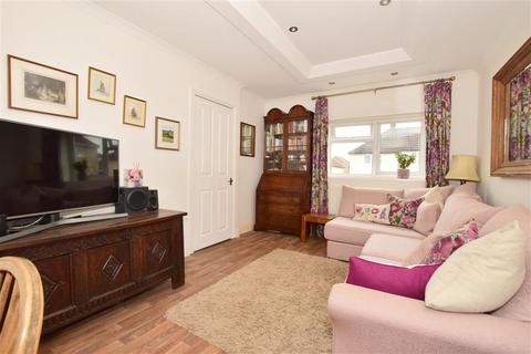 18 Wealden Close, Crowborough, TN6 2ST