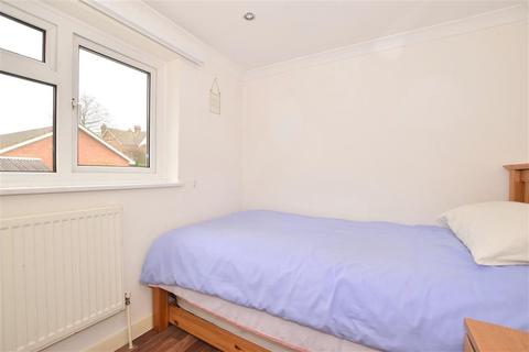 18 Wealden Close, Crowborough, TN6 2ST