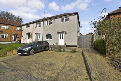 18 Wealden Close, Crowborough, TN6 2ST