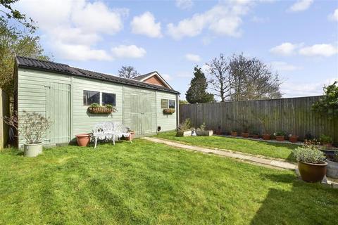 18 Wealden Close, Crowborough, TN6 2ST
