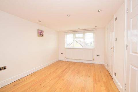 103 Gordon Road, Ilford, IG1 1TA