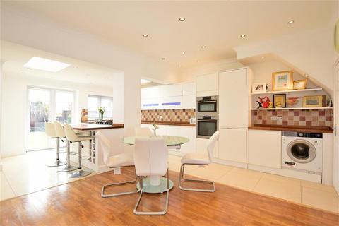 103 Gordon Road, Ilford, IG1 1TA