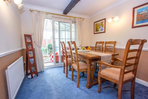 32 Broadway Close, Witney, OX28 5GG