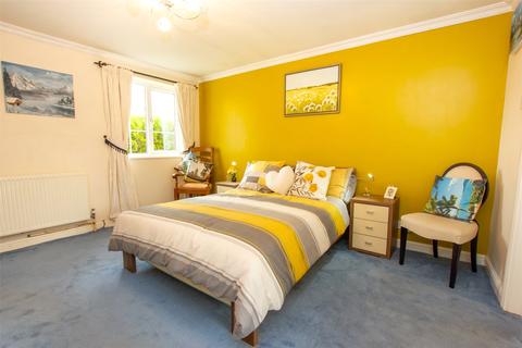 32 Broadway Close, Witney, OX28 5GG