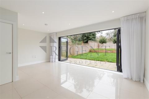 5 Pipit Drive, London, SW15 3AP