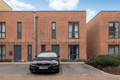 5 Pipit Drive, London, SW15 3AP