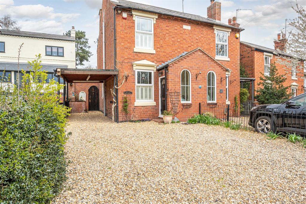 Caunsall Road, Caunsall, Kidderminster, DY11 5YL 2 bed semidetached