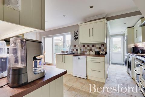 64 Penrith Road, Romford, RM3 9NJ