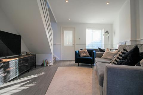 32 Linton Gardens, London, E6 5SQ