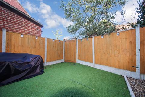 32 Linton Gardens, London, E6 5SQ