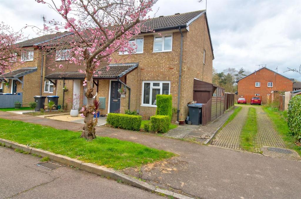 Yew Grove, Welwyn Garden City 3 bed semidetached house £375,000