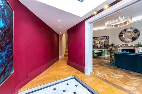 32 Campden Grove, London, W8 4JQ