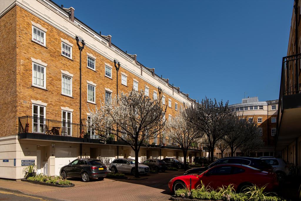 Admiral Square, Chelsea Harbour, London, SW10 5 bed detached house for sale £2,850,000