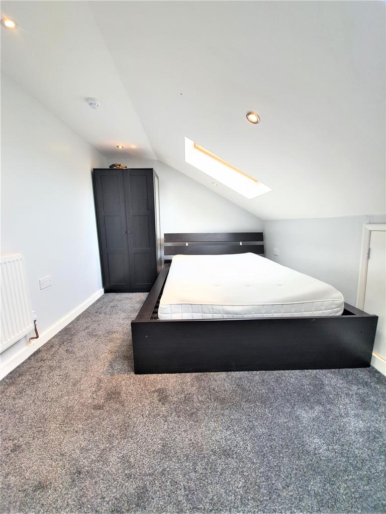 Double room available to rent located on wellingt