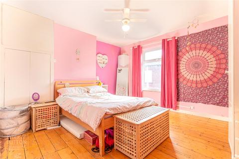 110 Broadbent Road, Oldham, OL1 4HY