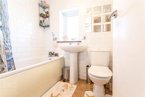 110 Broadbent Road, Oldham, OL1 4HY