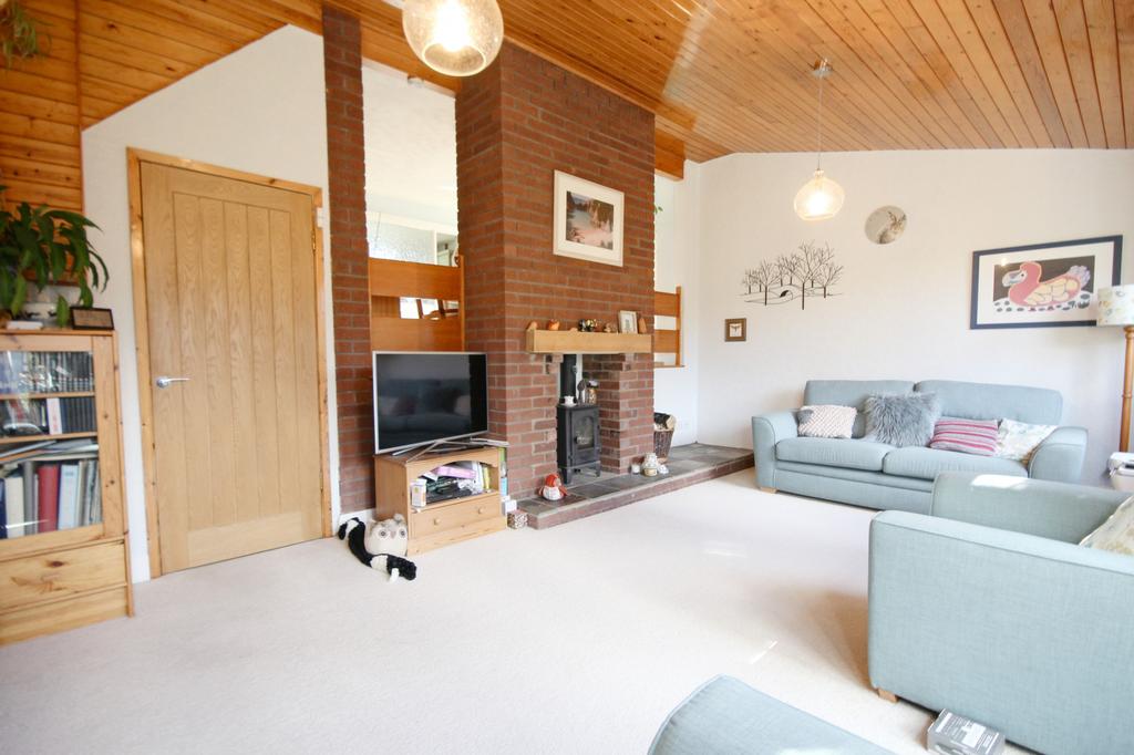 Long Acre, Delamere Park, Cuddington... 4 bed semidetached house £