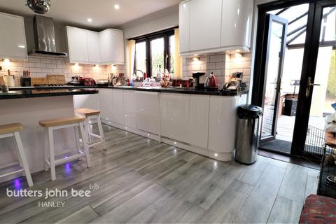 11 Sandy Hill, Werrington, Stoke-on-trent, ST9 0ET