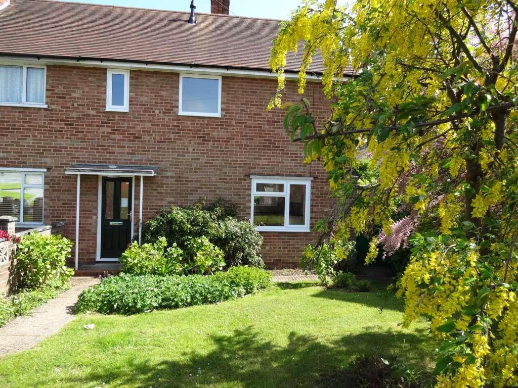 Southfields, Polegate 2 bed terraced house £895 pcm (£207 pw)