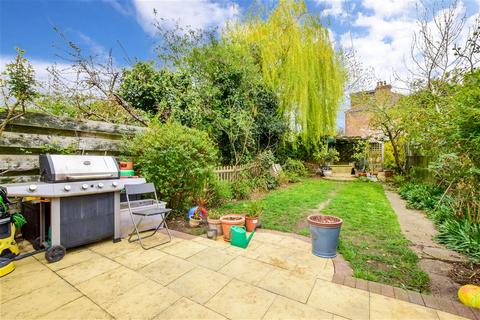 72 Endlebury Road, London, E4 6QG