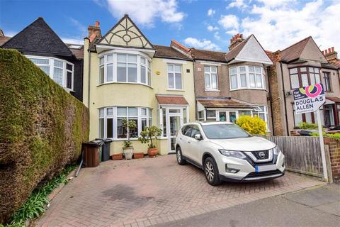 72 Endlebury Road, London, E4 6QG