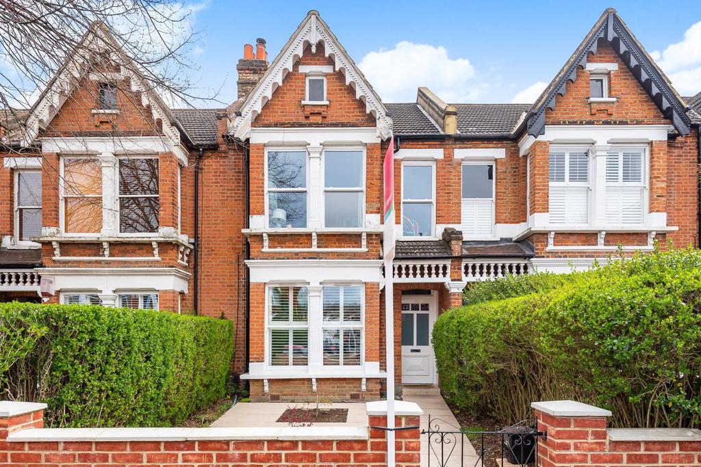 Clive Road, West Dulwich 3 bed flat £625,000