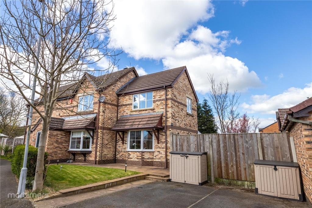 Longton Road, Burnley, BB12 4 bed semidetached house £225,000