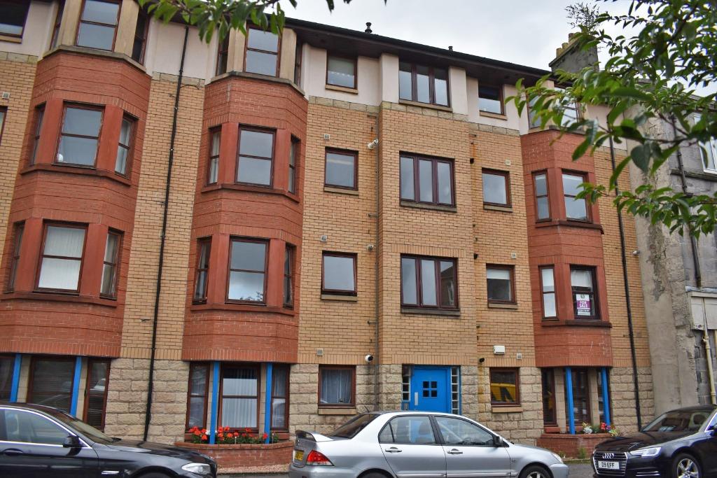 Park street, Dumbarton, West... 2 bed flat £475 pcm (£110 pw)