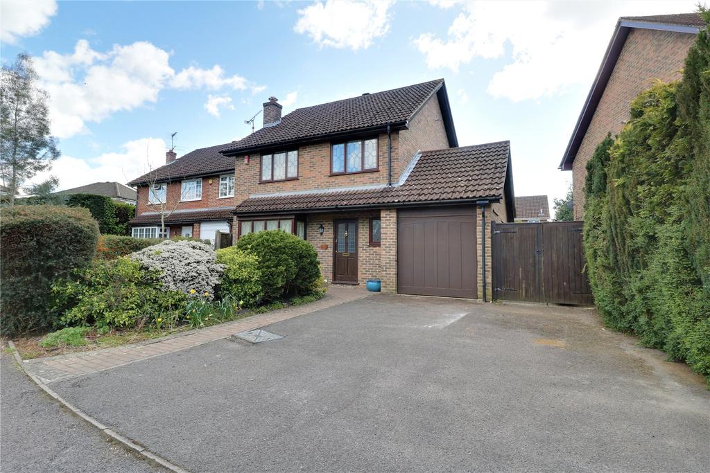 Fakenham Way, Owlsmoor, Sandhurst, Berkshire, GU47 4 bed detached house