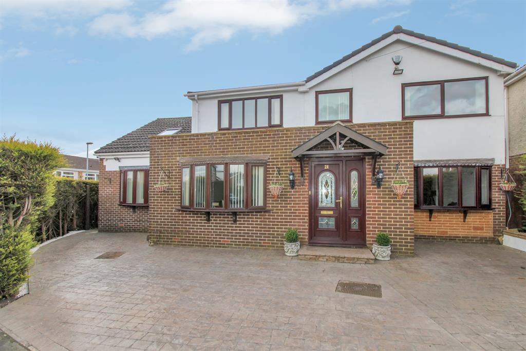 Holt Park Approach, Leeds, LS16 7PW 5 bed detached house £499,950