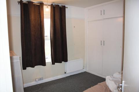 195 Coldhams Lane, Cambridge, CB1 3HY