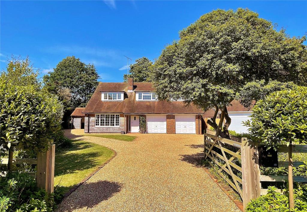 Ham Manor Close, Angmering, West Sussex, BN16 5 bed detached house for