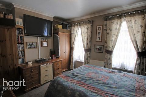 32 Addington Road, London, E16 4NG