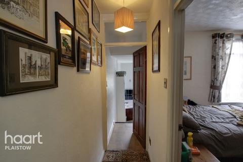 32 Addington Road, London, E16 4NG