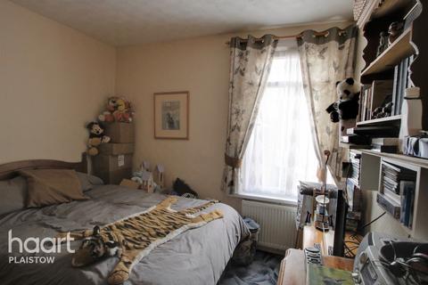 32 Addington Road, London, E16 4NG