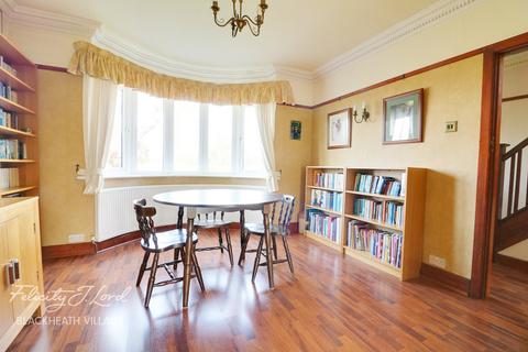 244 Wricklemarsh Road, London, SE3 8DW