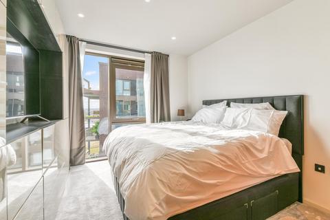 3 bedroom flat for sale, Capital Building, Embassy Gardens, Nine Elms, London, SW11