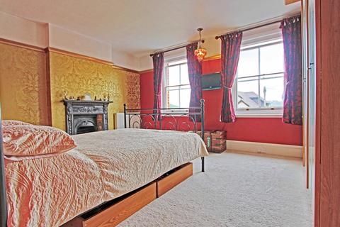 23 Highfield Road, Caterham, CR3 6QX