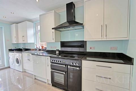 23 Highfield Road, Caterham, CR3 6QX