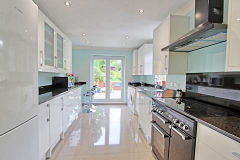 23 Highfield Road, Caterham, CR3 6QX