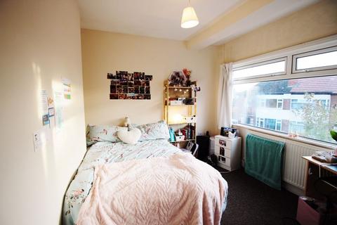 undefined, Ash Crescent, Leeds