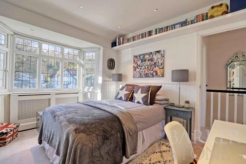 66 Markfield Road, Caterham, CR3 6RN