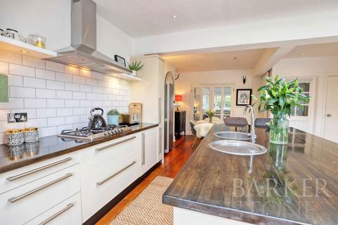 66 Markfield Road, Caterham, CR3 6RN