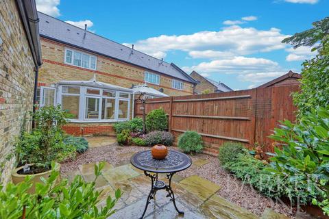 5 Gowrie Place, Caterham, CR3 5ZF