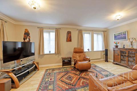 5 Gowrie Place, Caterham, CR3 5ZF