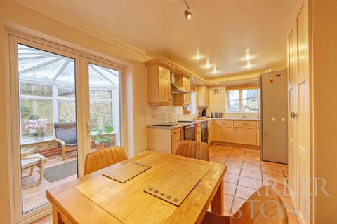5 Gowrie Place, Caterham, CR3 5ZF