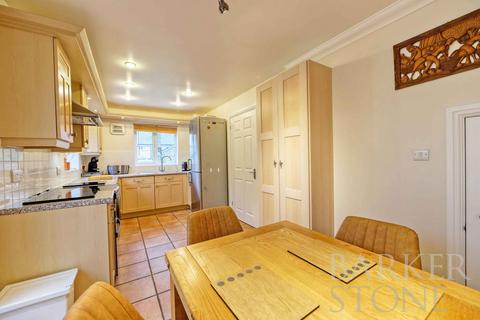 5 Gowrie Place, Caterham, CR3 5ZF